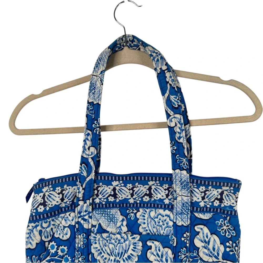 Vera Bradley Floral Quilted Cotton Coastal Grandma Style Blue Lagoon Tote Bag - Picture 3 of 12